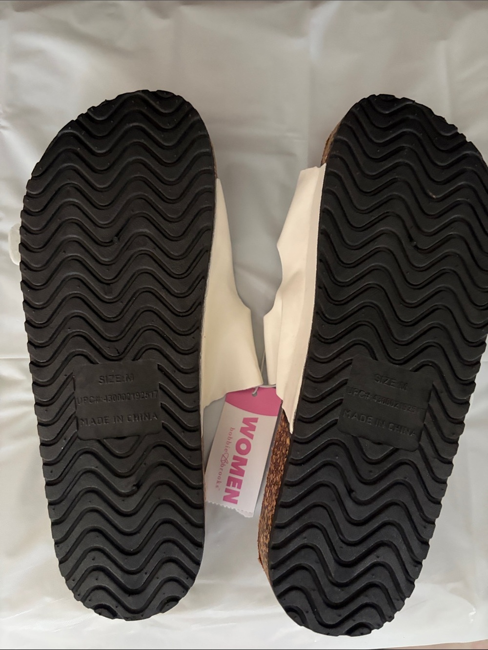 Women’s White Double-Buckle Slide Sandals 7-8 NWT - Picture 2 of 3